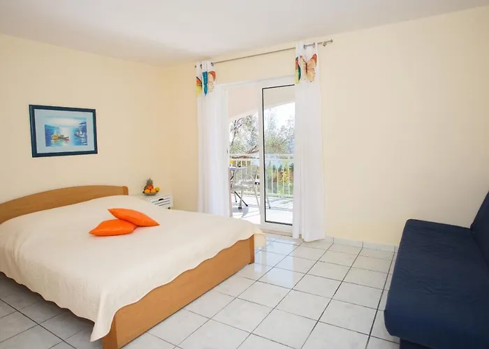 With A Swimming Pool Mokalo, Peljesac - 639 Апартаменты