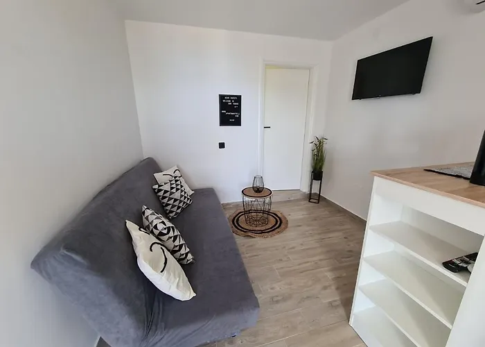 With A Swimming Pool Mokalo, Peljesac - 639 Apartament